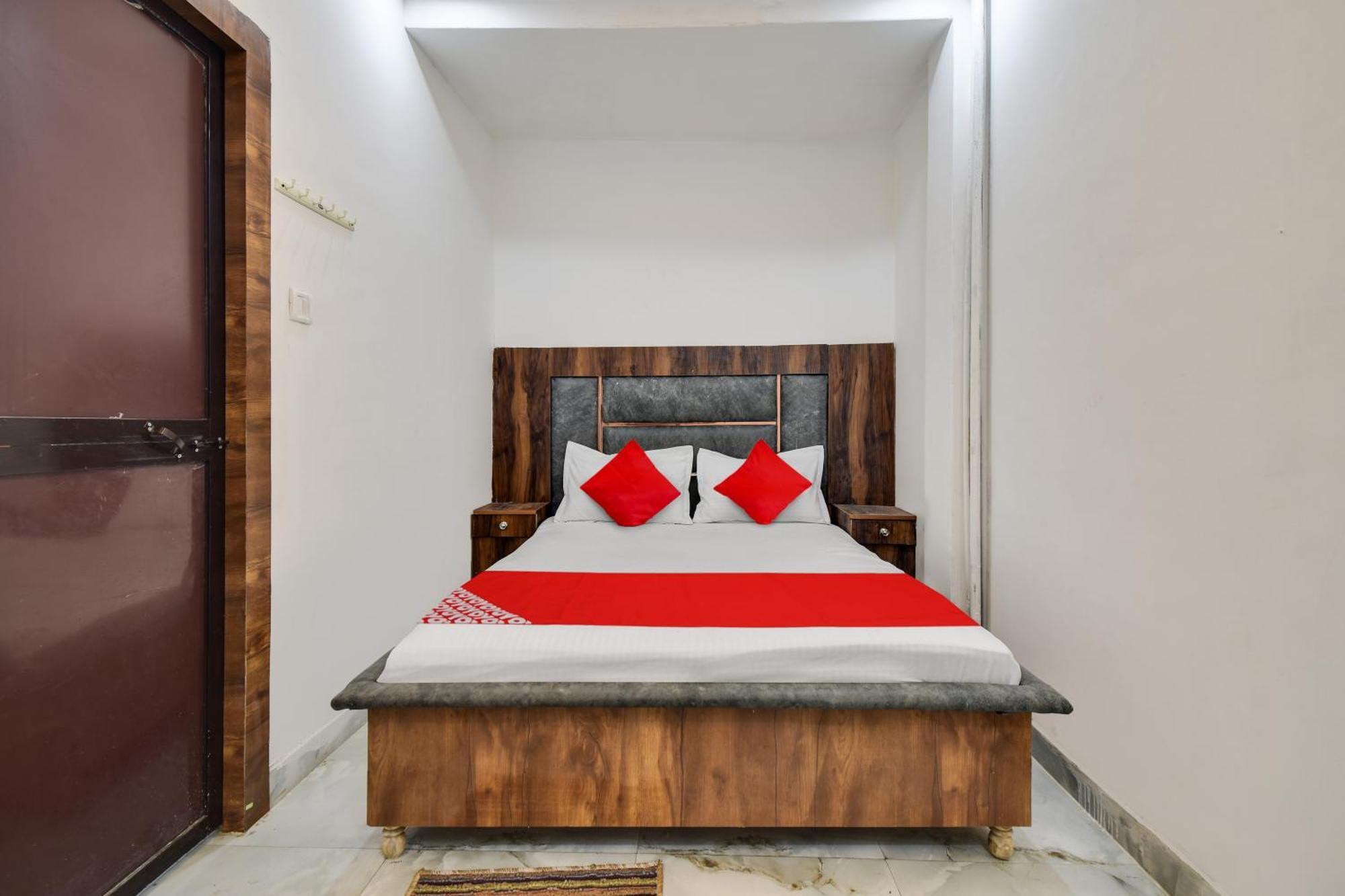 Hotel O Golden King Guest House New Delhi Exteriör bild