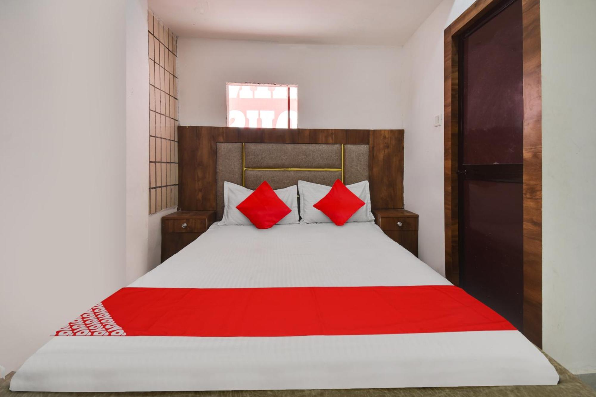 Hotel O Golden King Guest House New Delhi Exteriör bild