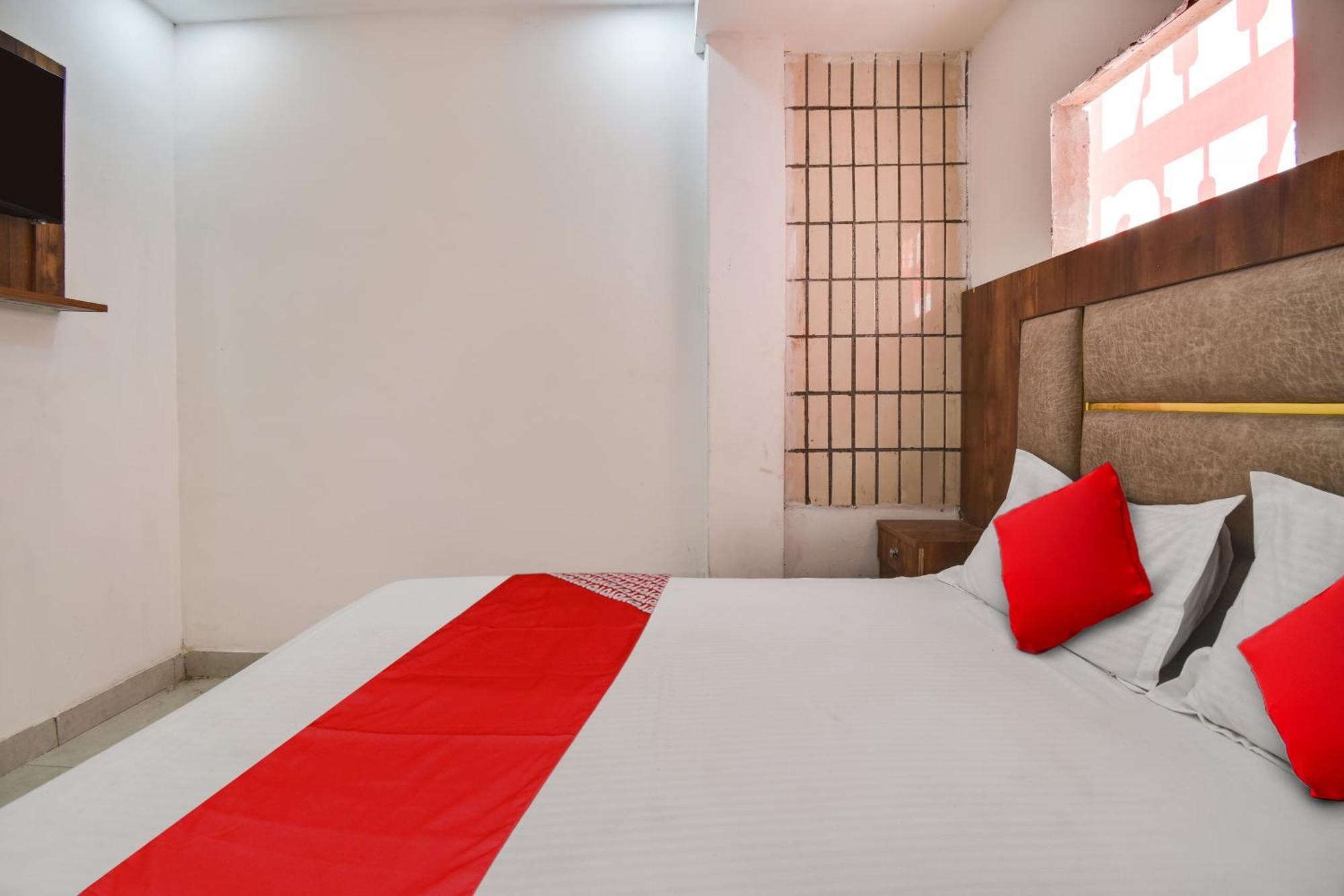 Hotel O Golden King Guest House New Delhi Exteriör bild