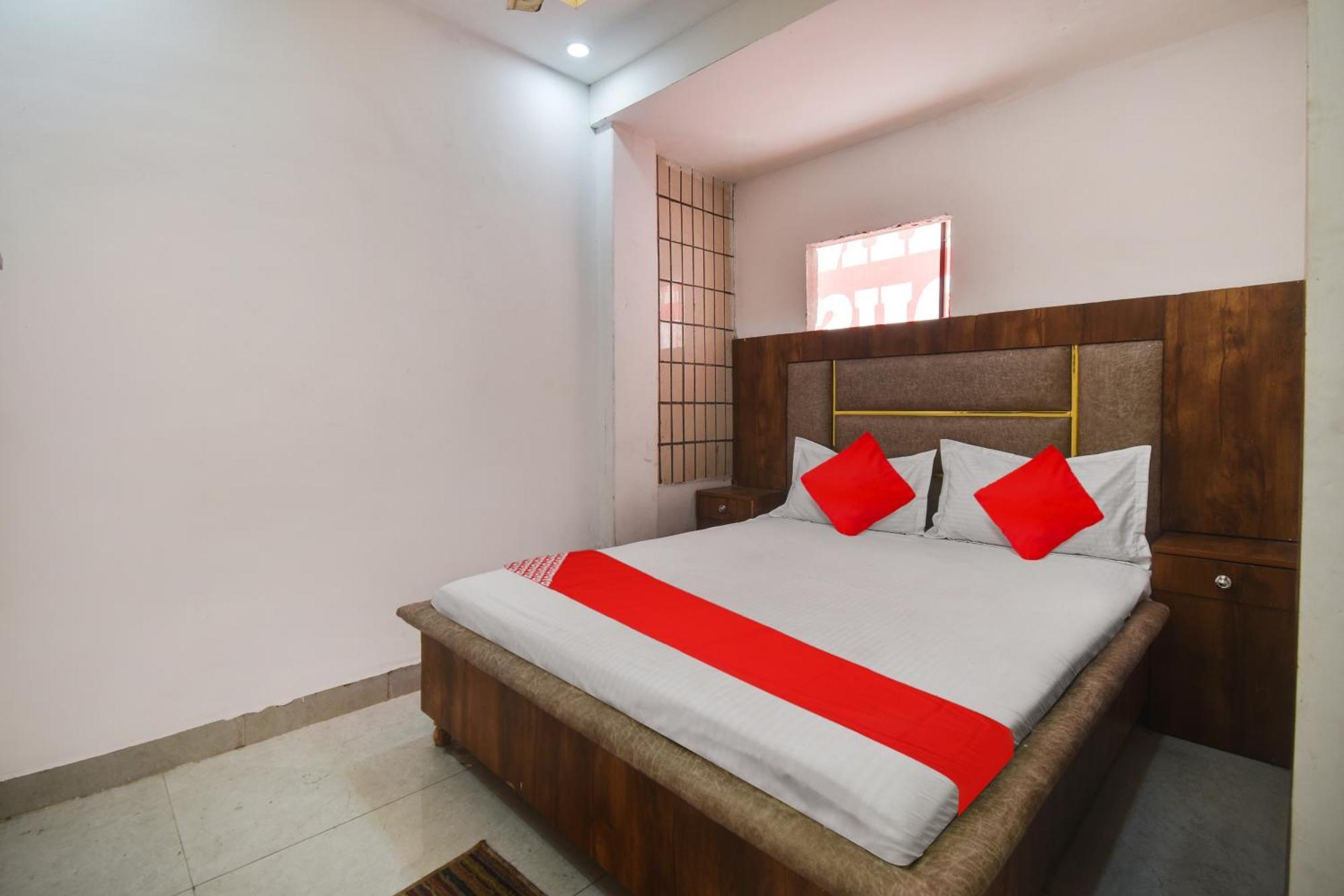 Hotel O Golden King Guest House New Delhi Exteriör bild